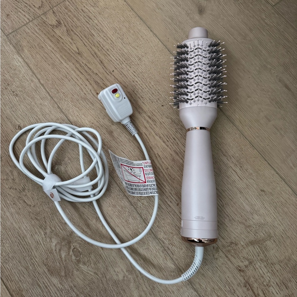 T3 Rose Gold and White One-Step Hair Dryer Brush